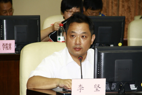 上海大学党委宣传部长李坚主持开幕式.