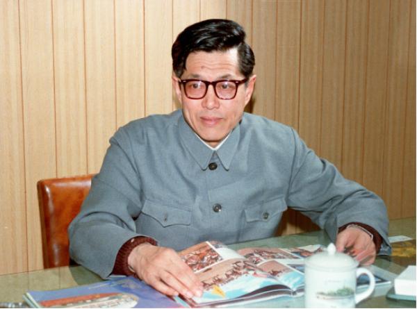 谭茀芸,杨振汉:中国改革开放进程中的一件大事