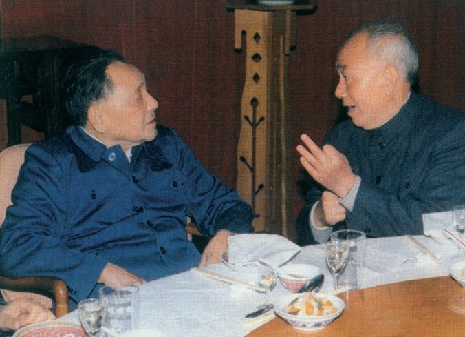 胡立教与邓小平在一起